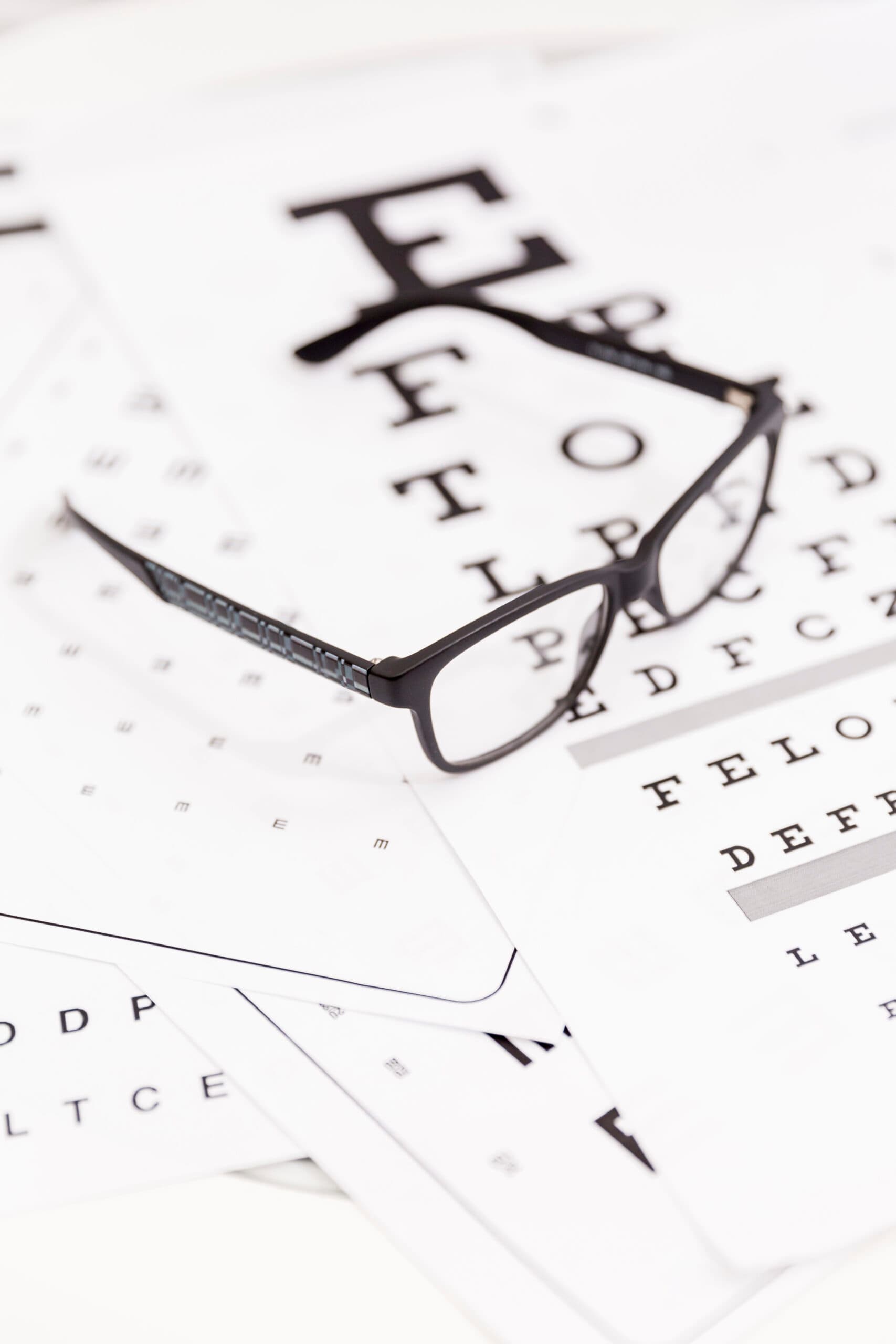 Examen de la vue et correction de l’hypermétropie
